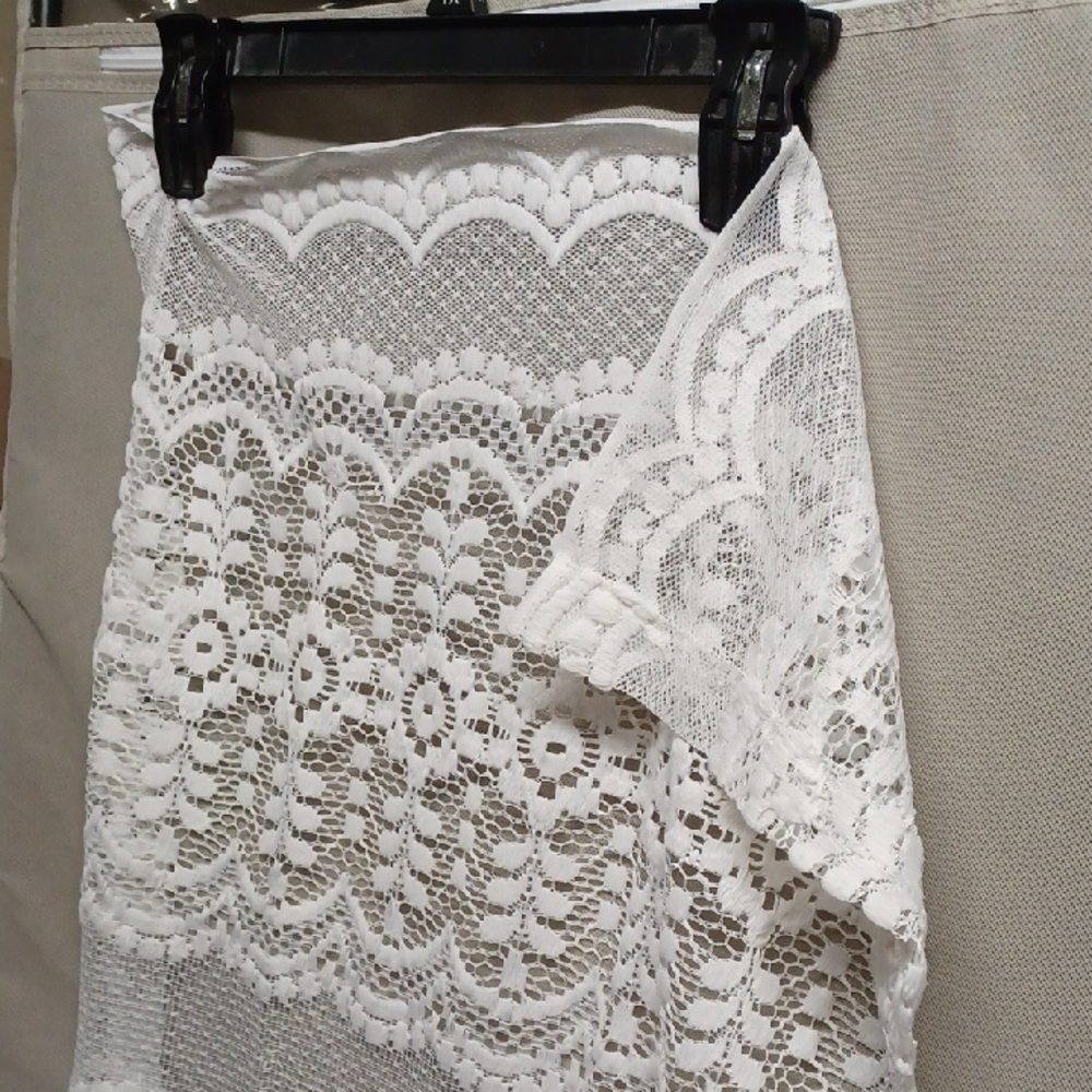 Vintage Lace Table Runner